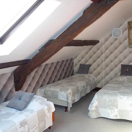 Hotel La Licorne 2*