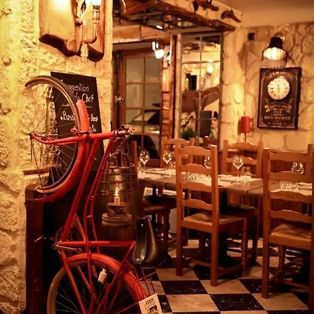 Hotel La Licorne Beaugency